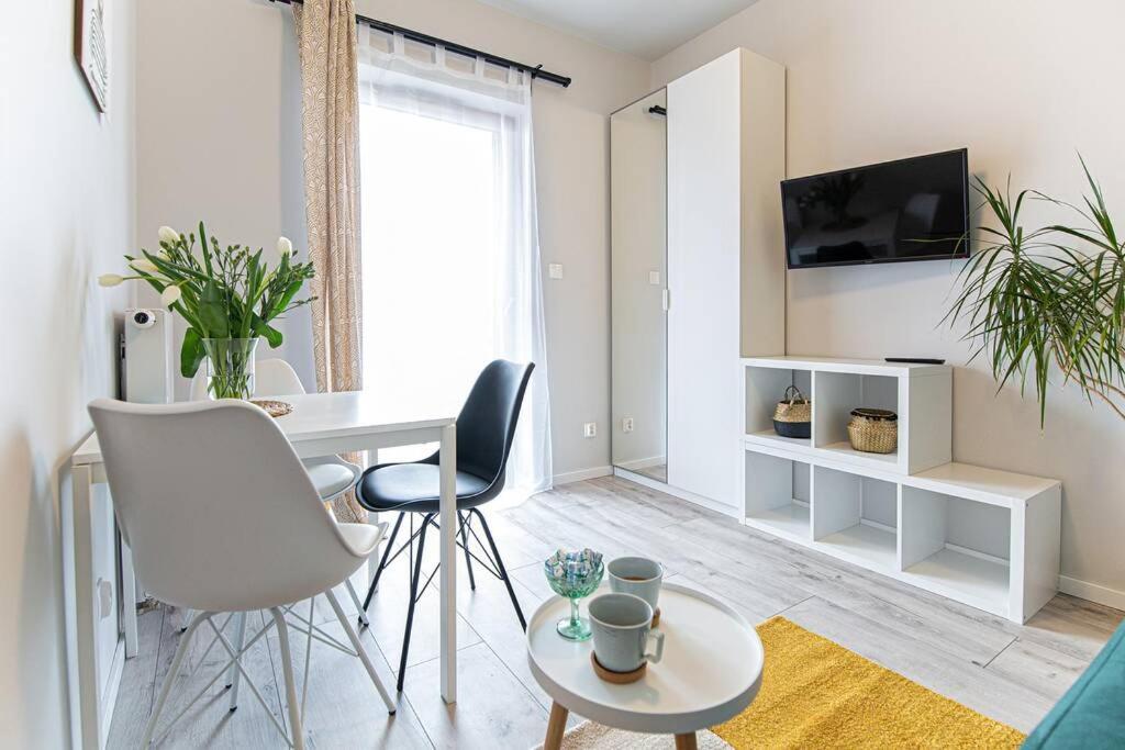 Apartament With Garden Bezplatny Parking !!! Kraków Eksteriør billede